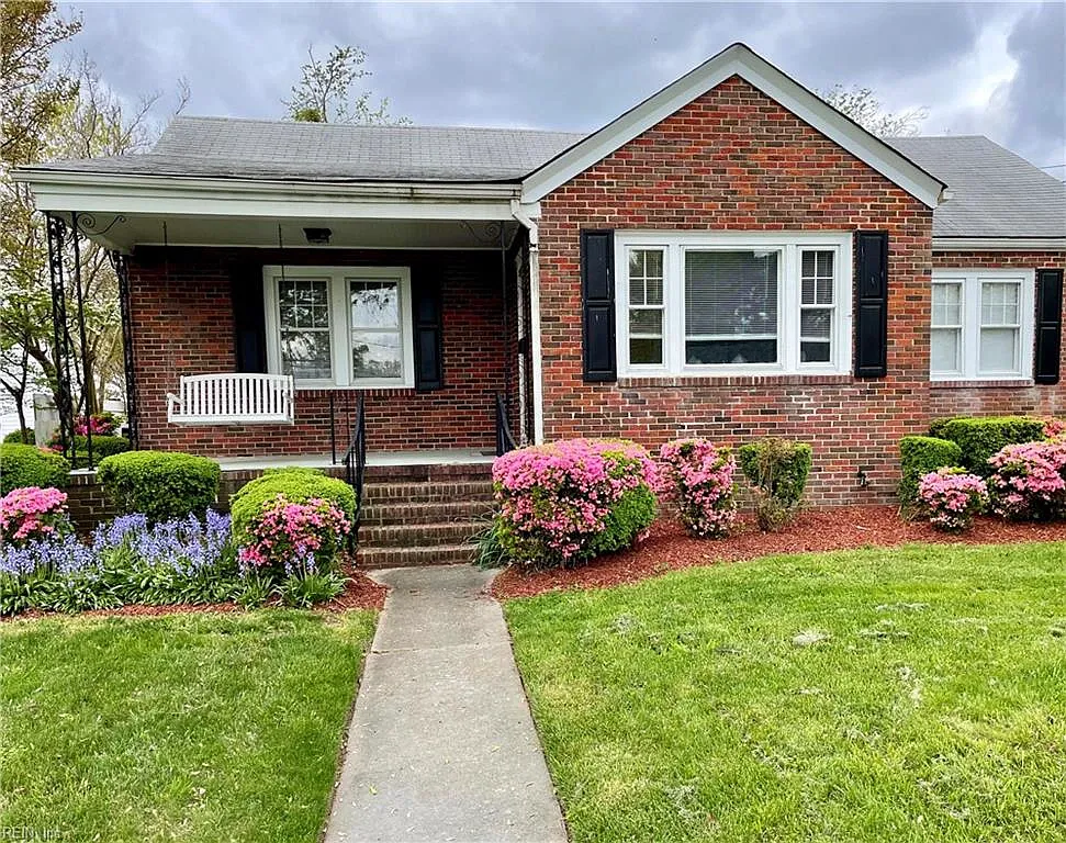 127 Eggleston AVE — Photo 1