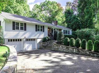 190 Skymeadow Dr, Stamford, CT 06903