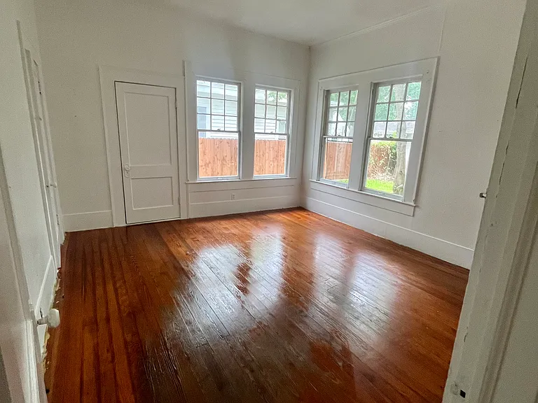 2035 Thornton Ct — Photo 3