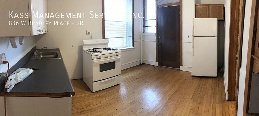 Building Photo - 836 W Bradley Pl #2R