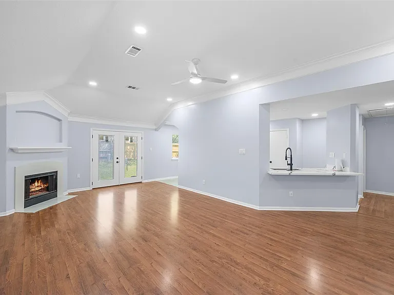 3910 Crystal Pass Ct — Photo 9