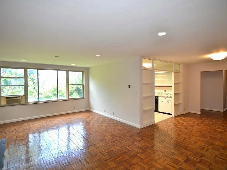 4028 Ledgewood Dr — Photo 4