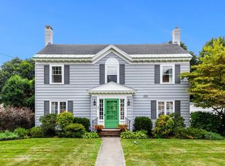 31 Garden Rd, Lowell, MA 01852