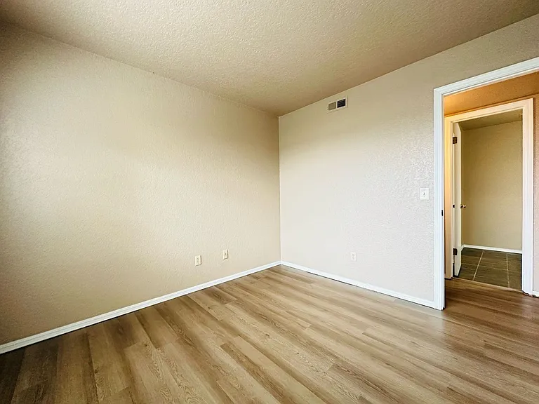 3200 W Britton Rd #19 — Photo 13