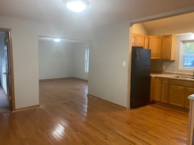 1012 Warner Ave — Photo 4