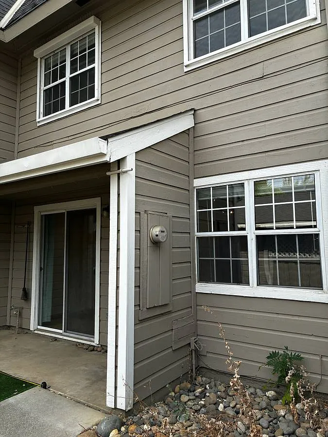 2 bed, 1.5 bath, 1120 sqft, $2,100 — Photo 1