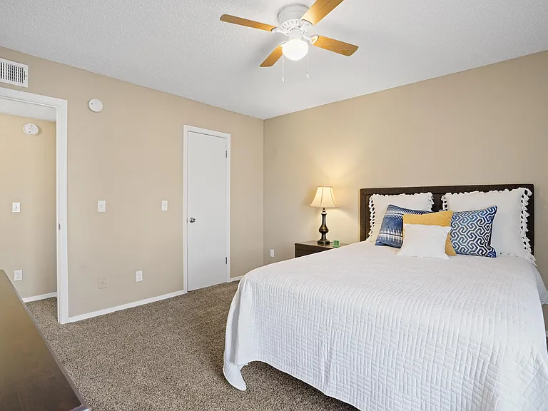 Diamond Crest Townhomes — Photo 11