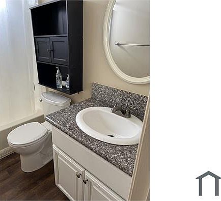 2nd image of 302 Avenida Miravella