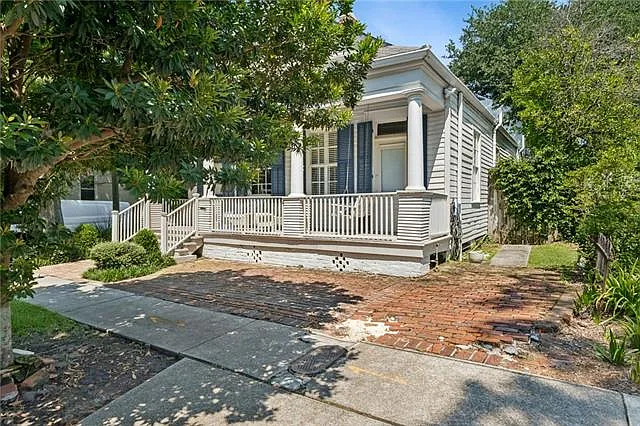 900 Fern St — Photo 2