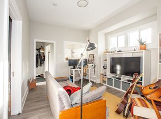 12 Welland Ave #1, Saint Catharines, ON L2R2M2