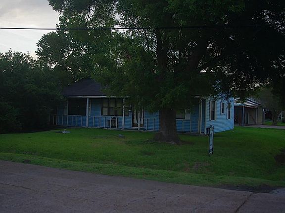 3rd image of 313 Avenue H