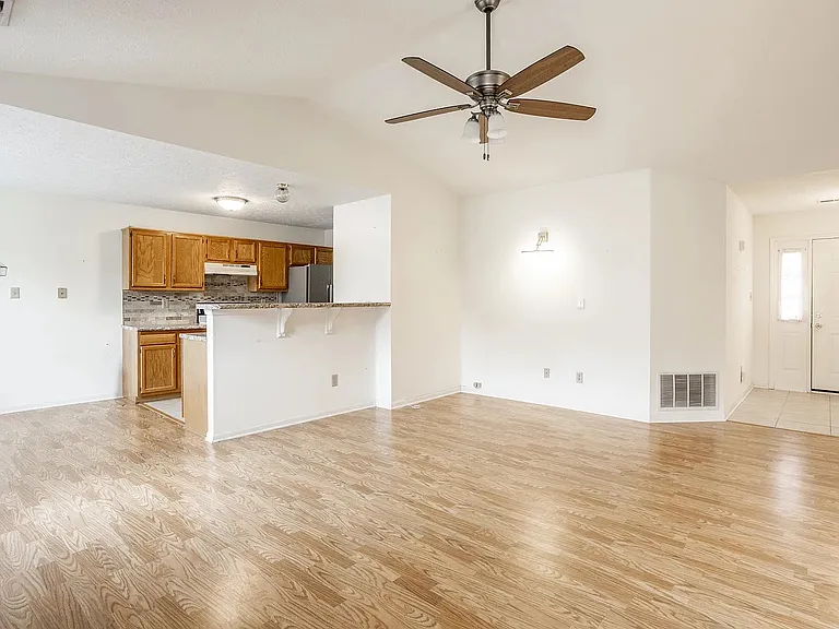 1911 Maple Park Dr — Photo 11
