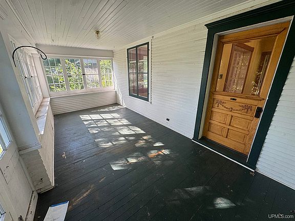 4th image of 605 Ridge Rd