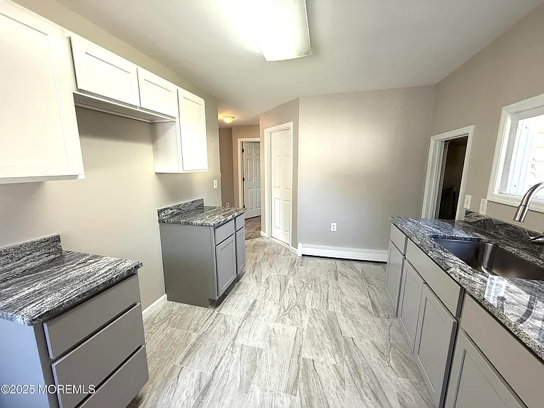 410 Bay Way — Photo 6