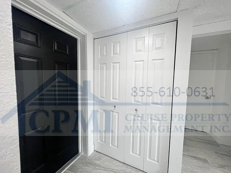 Colonial Village - 7550 Stirling Rd — Photo 29