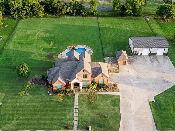 2nd image of 3112 Hillview Dr