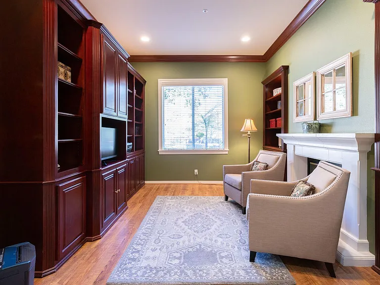 18652 Topanga Canyon Rd — Photo 13