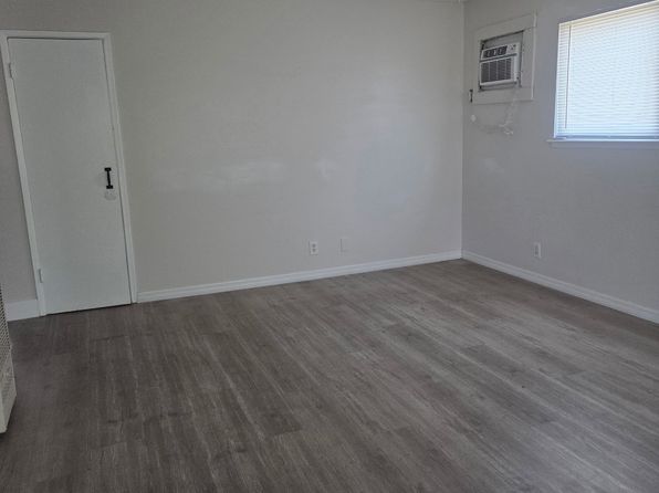 22812 Adrienne Ave APT D