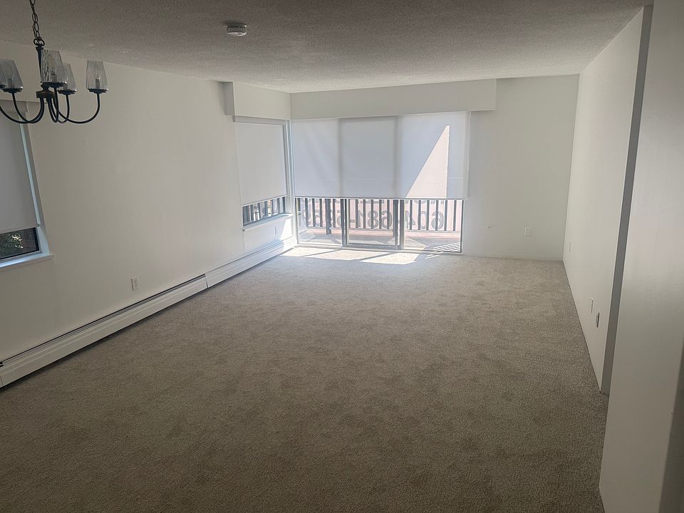 1st image of 122 E 18th St #208