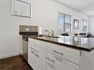 3025 Bryan St APT 1B, Dallas, TX 75204