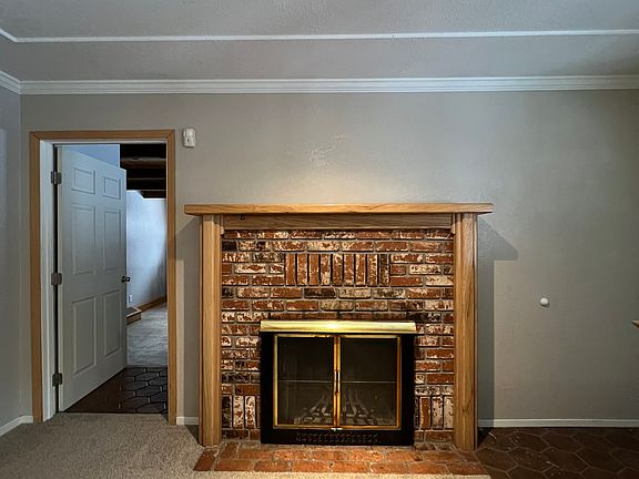 3rd image of 2090 12th St