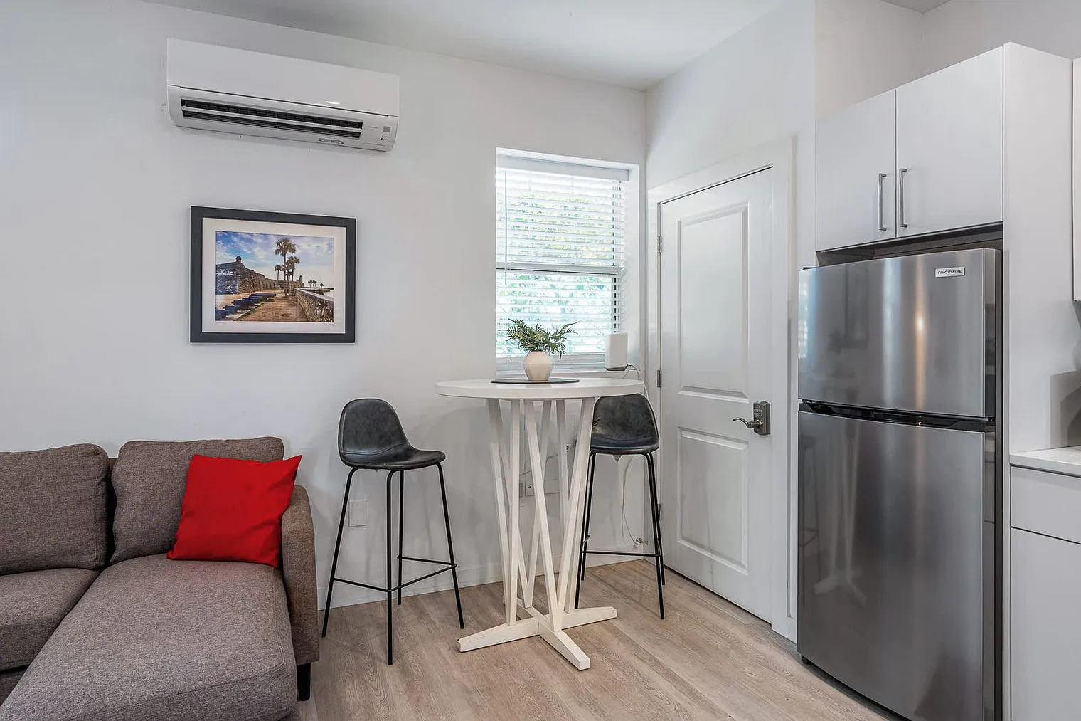 Studio, 1.0 bath, 344 sqft, $2,212 — Photo 3