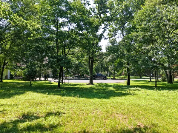 102 Enchanted Isles Cir, Mabank, TX 75156