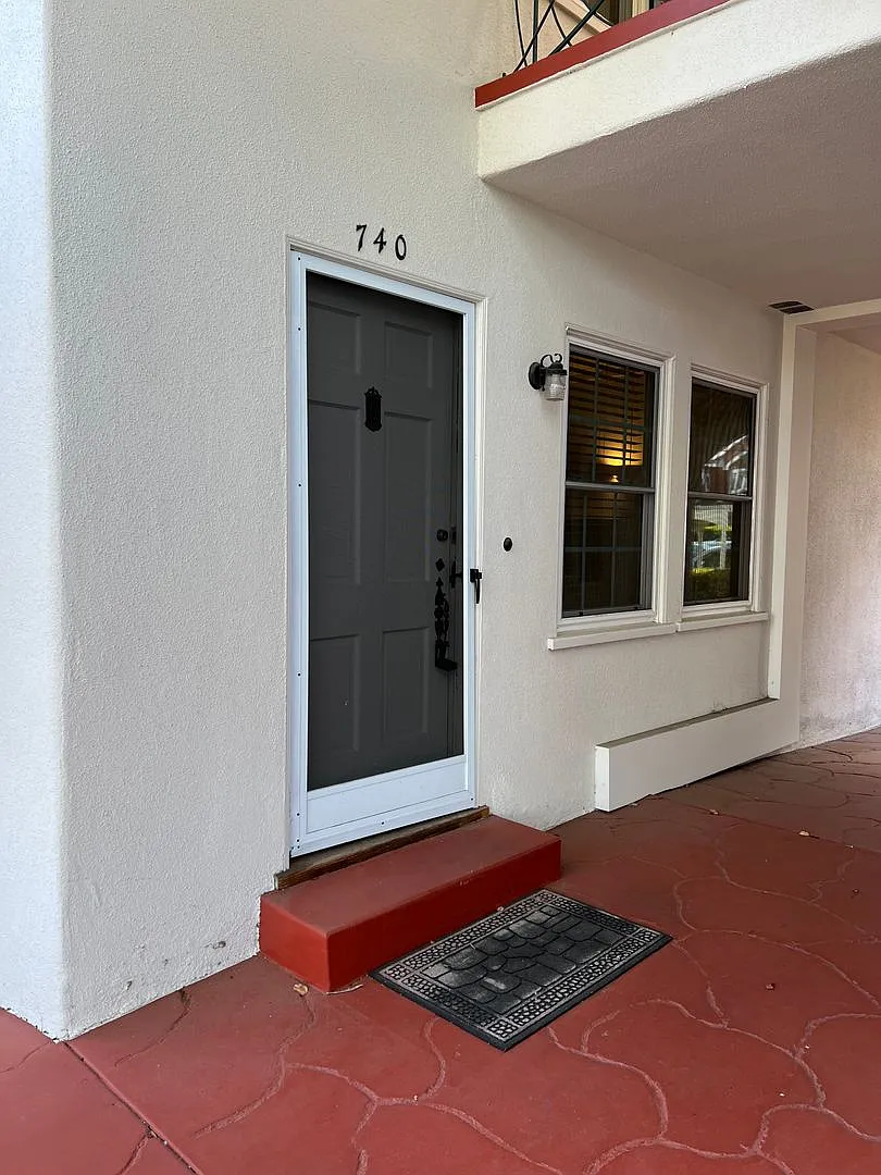 732-750 D Ave. (Colonial House) — Photo 1