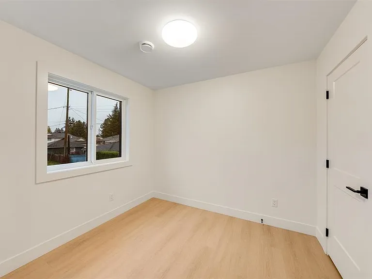 9727 129a St — Photo 3