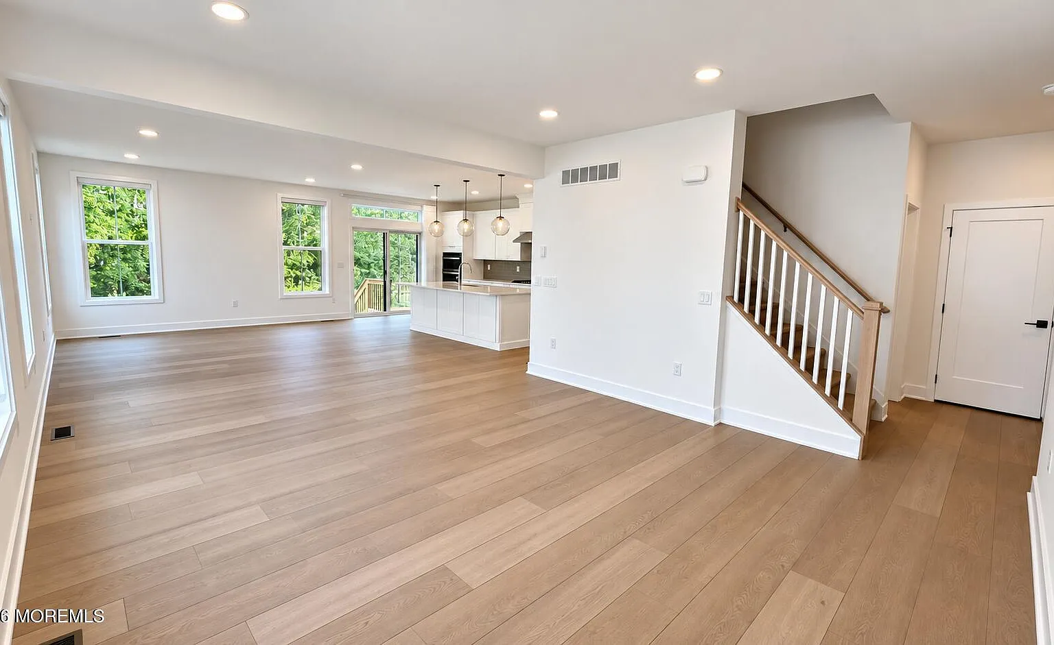 3 bed, 2.5 bath, 2291 sqft, $5,200 — Photo 4
