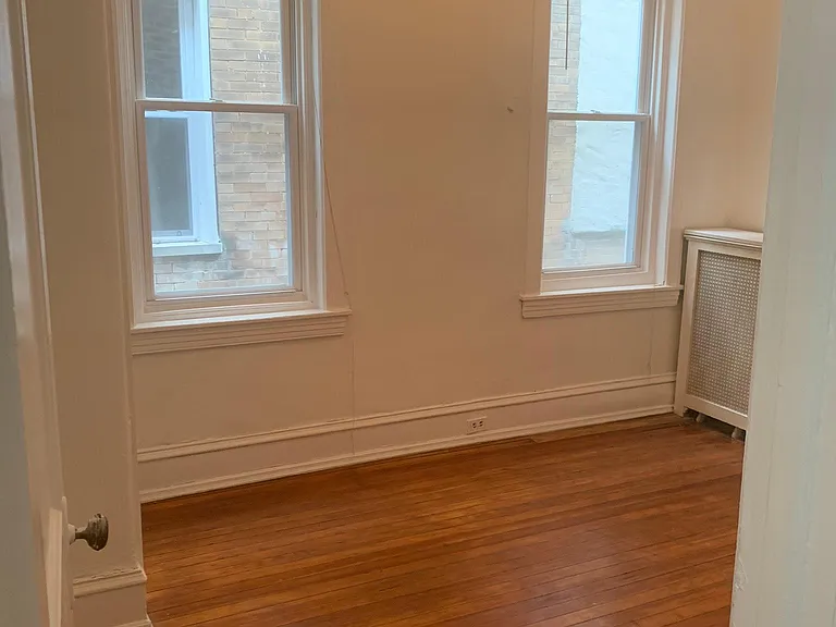 6039 Catharine St #B — Photo 10