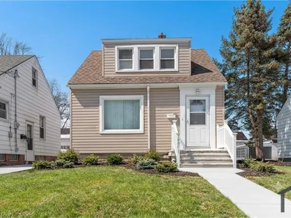 18851 Raymond St, Maple Heights, OH 44137