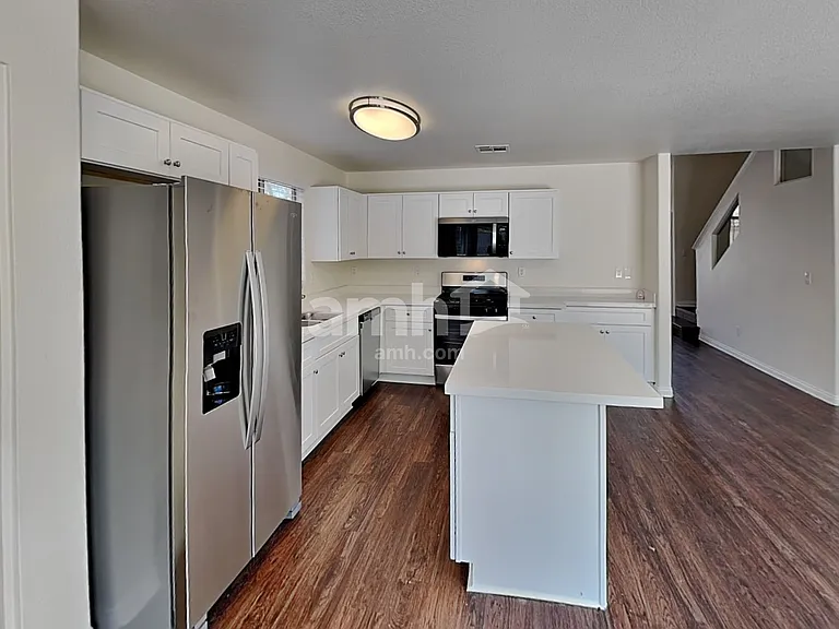 8221 Woodland Prairie Ave — Photo 4