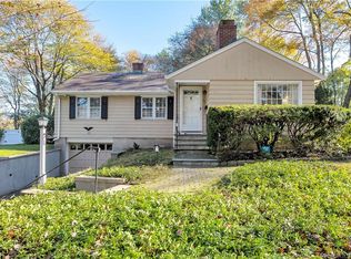 72 Ferncliff Rd, Fairfield, CT 06825