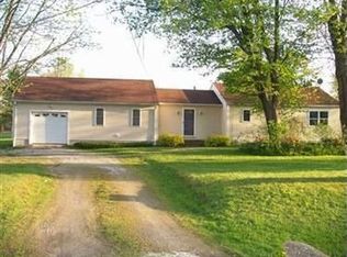 12547 Jackson Dr, Burton, OH 44021