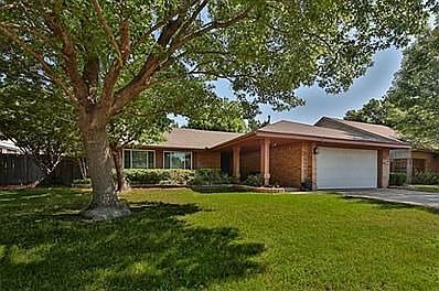 1st image of 2422 Livingston Ln