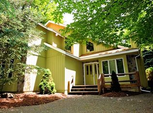 140 Winding Hill Rd, Pocono Pines, PA 18350
