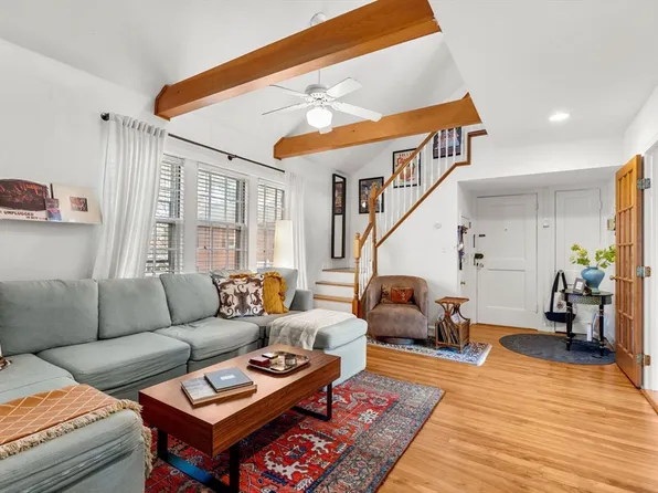 96 Boylston St APT 3, Newton, MA 02467