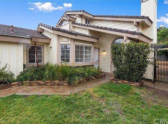 2nd image of 30612 Hollyberry Ln