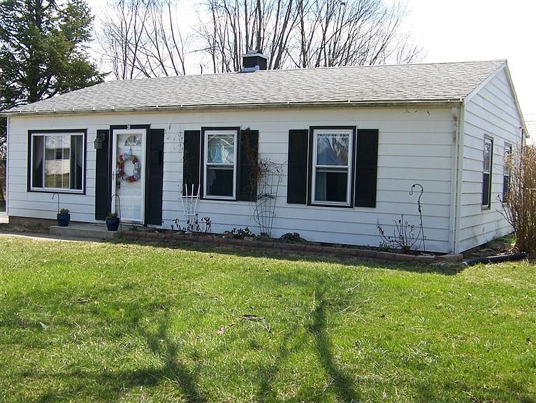 1st image of 30 Lawson Ave