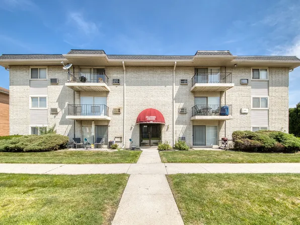 1850 Canal St APT 2A, Blue Island, IL 60406