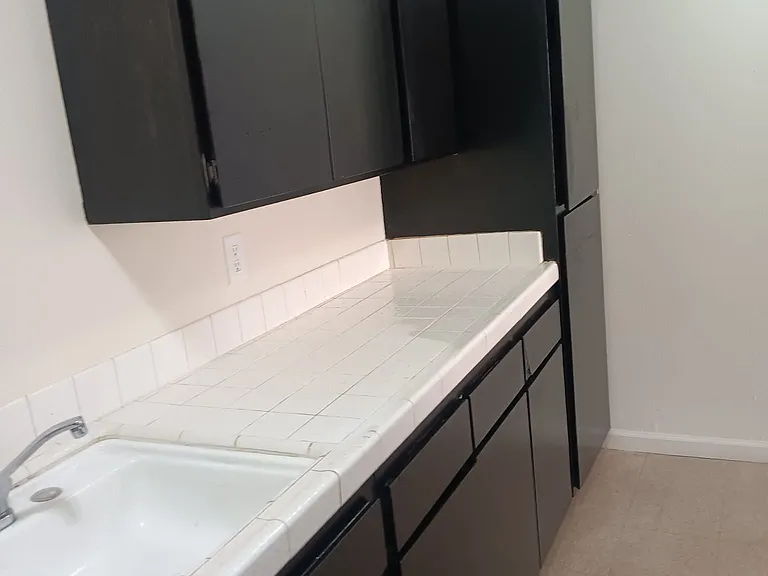 VICTORIA PARK APARTMENTS — Photo 15
