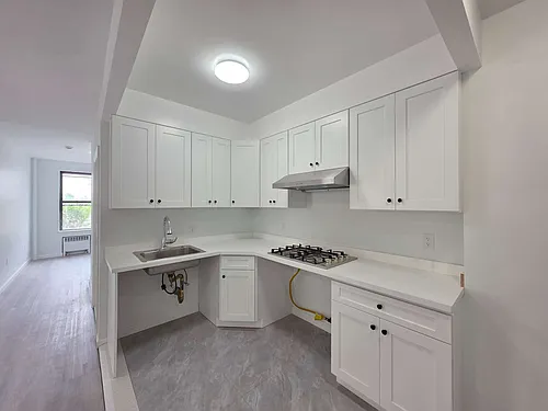 1548 W 8th St #1RR Photo 1