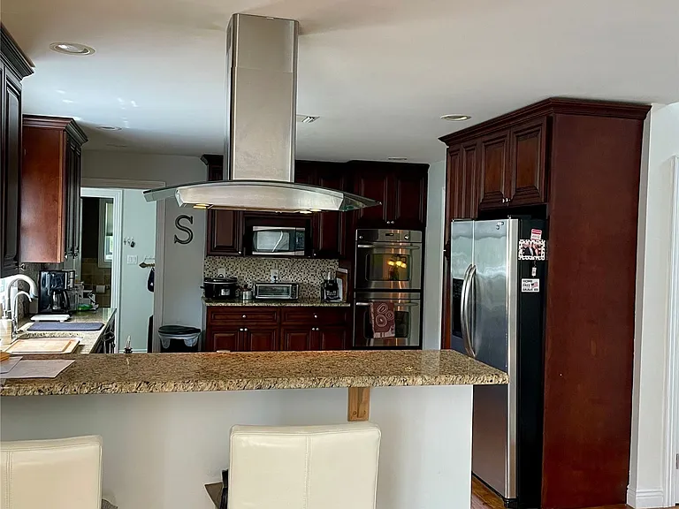 11 Charlotte Pl — Photo 16