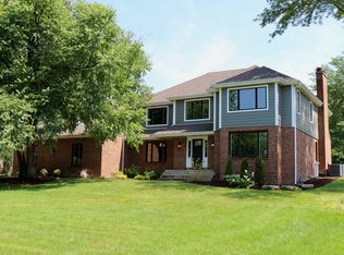 21 Horseshoe Ln, Lemont, IL 60439