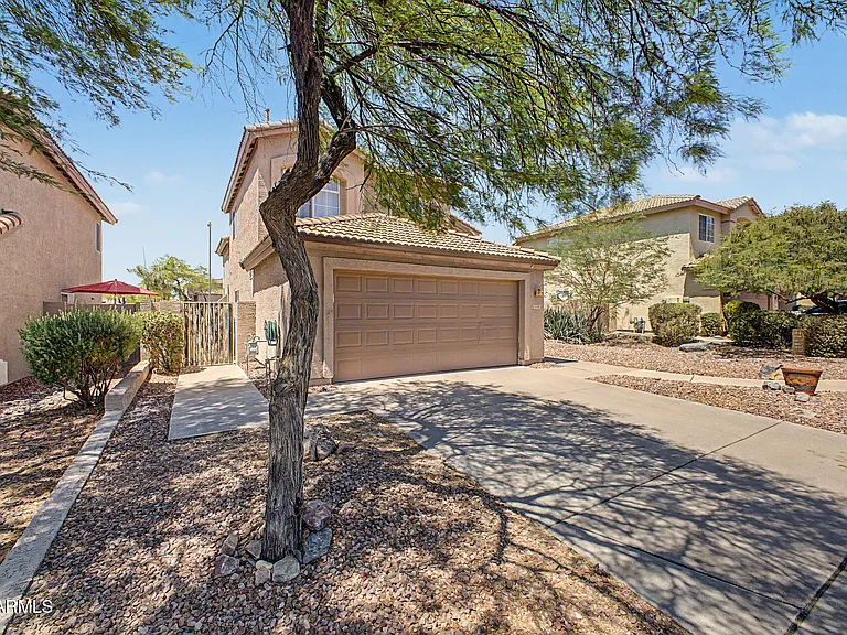 4518 E Rowel Rd — Photo 3