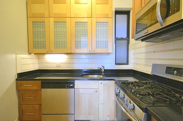 Rented by Thor Equities | media 10