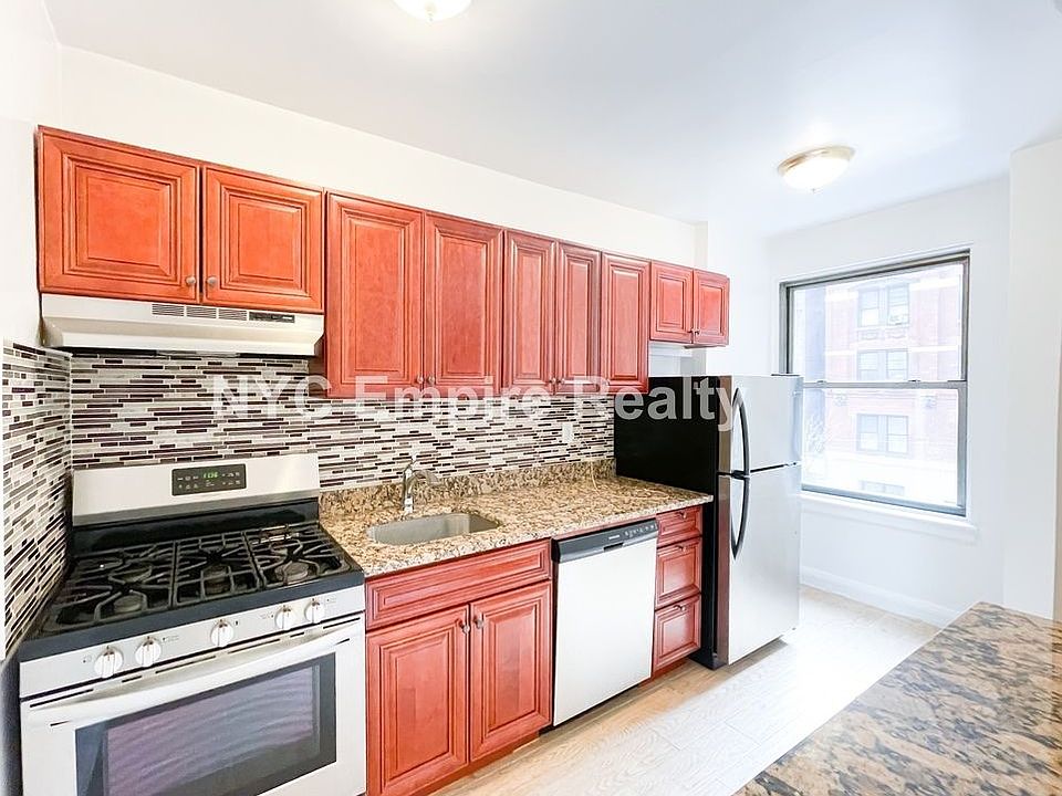 1st image of 301 E 38th St APT 3D