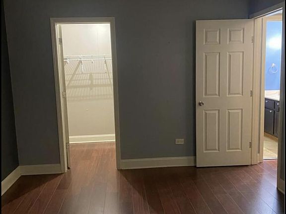 3rd image of 6100 Clarendon Hills Rd #205