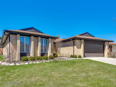 321 Basswood Dr, Northbrook, IL, 60062